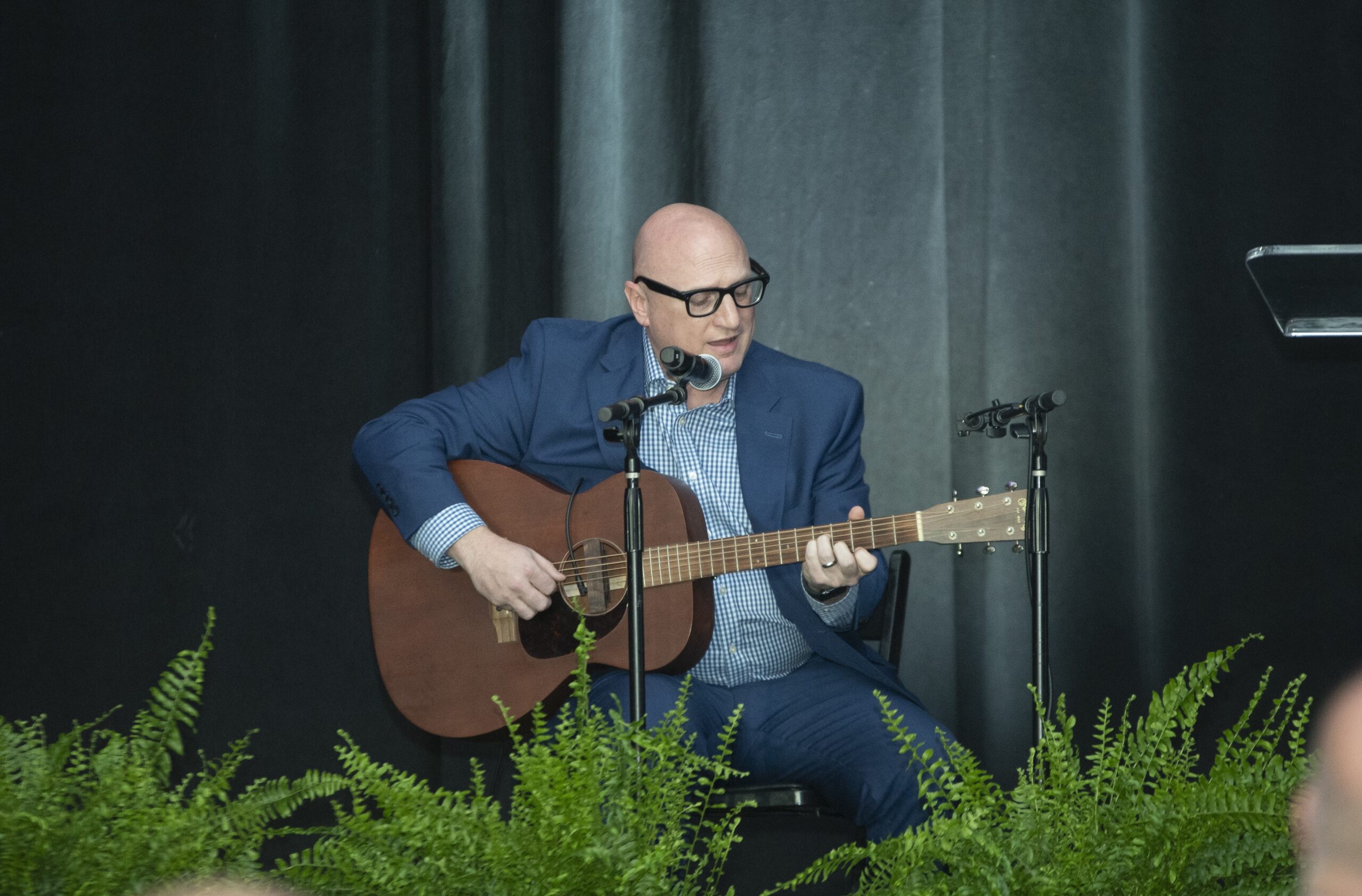 Chris Walker performing at The King's Academy Legacy Gala