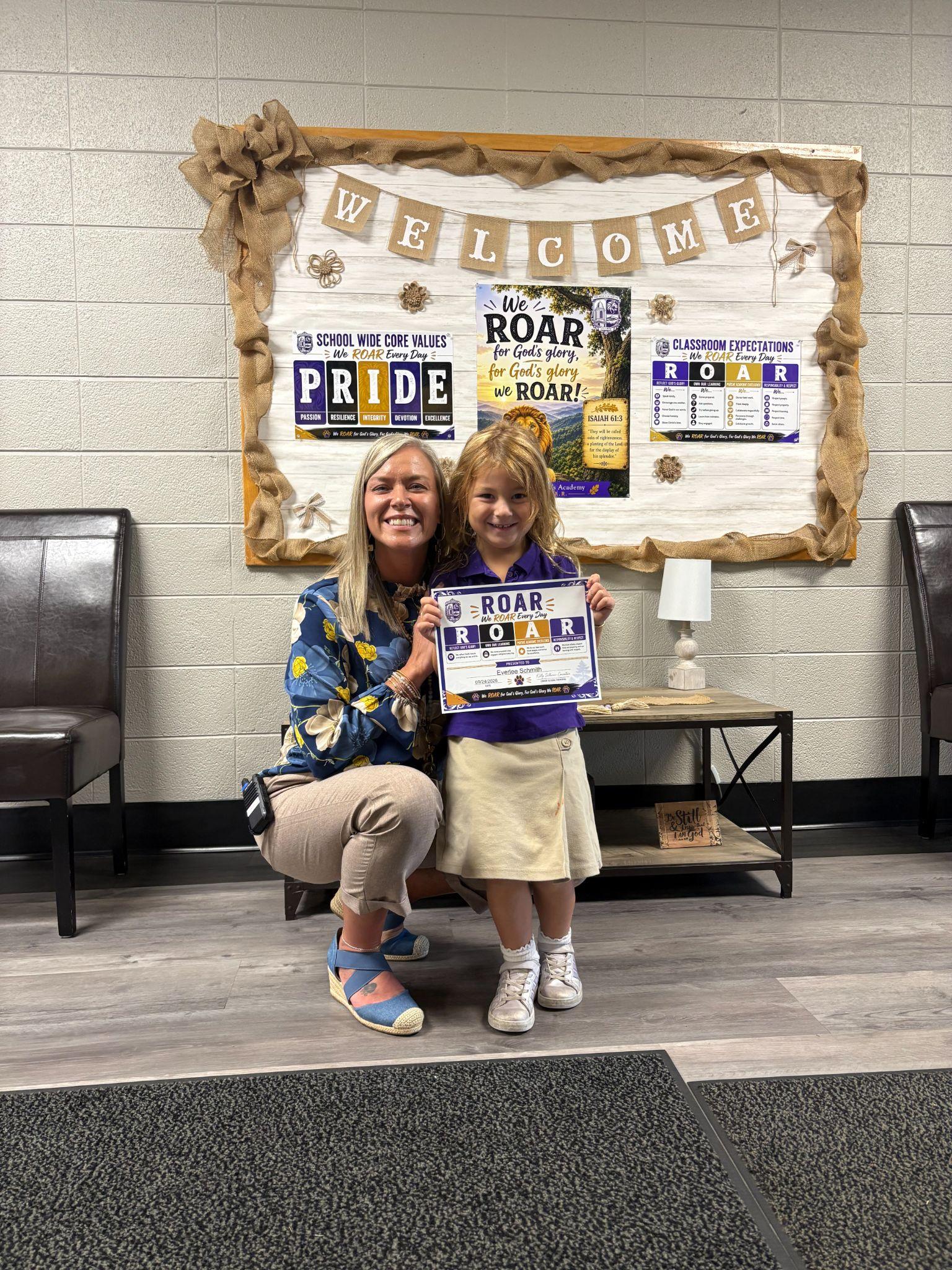 Everlee Schmith with her ROAR Student of the Week certificate